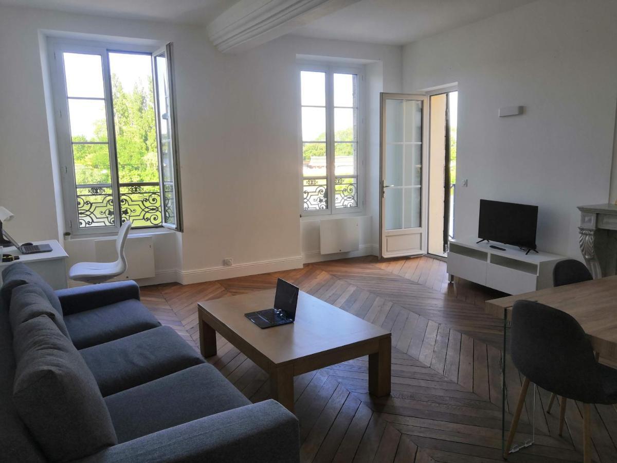 Apartment Grand 2p Terrasse Bord De Seine *